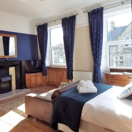 The Board מלון 3*